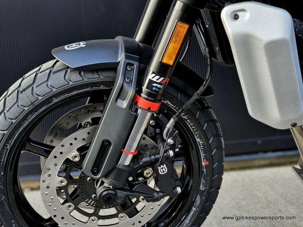 2025 Husqvarna Svartpilen 801