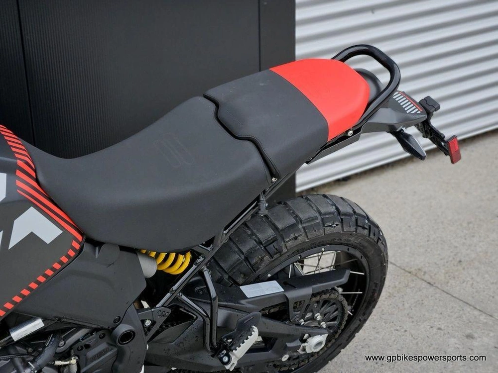 2023 Ducati Desertx Rr22