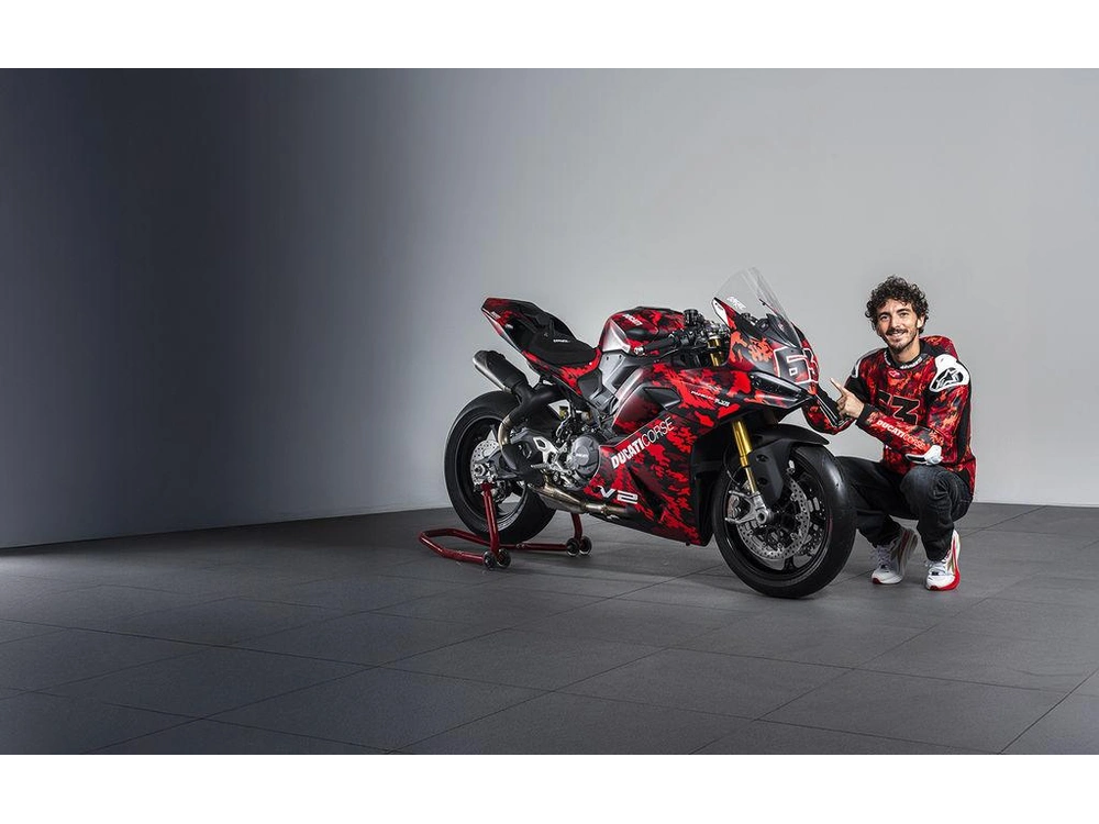 2026 Ducati Panigale V2 Fb63