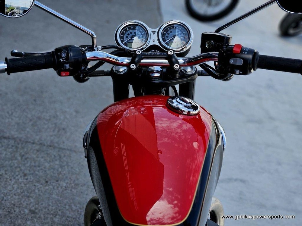 2026 Triumph Bonneville T100 Jet Black
