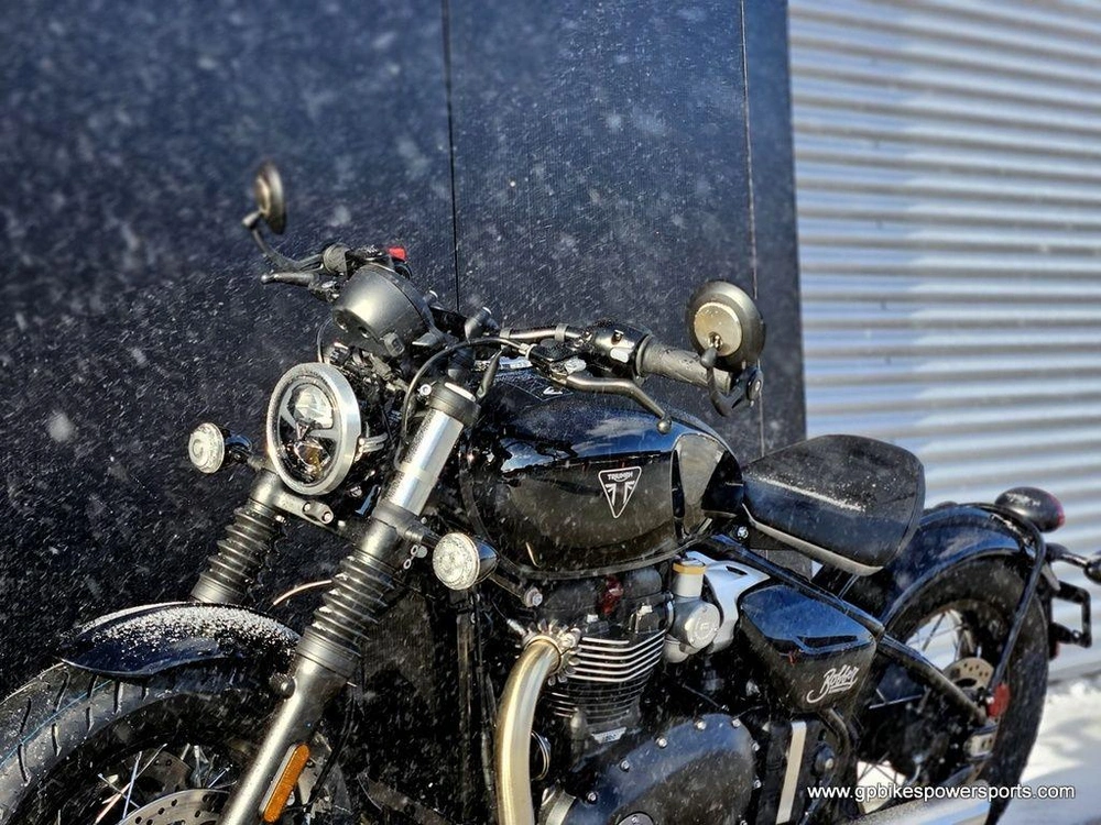 2026 Triumph Bonneville Bobber Jet Black