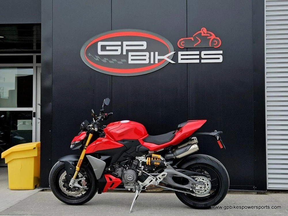 2026 Ducati Streetfighter V2 S Red