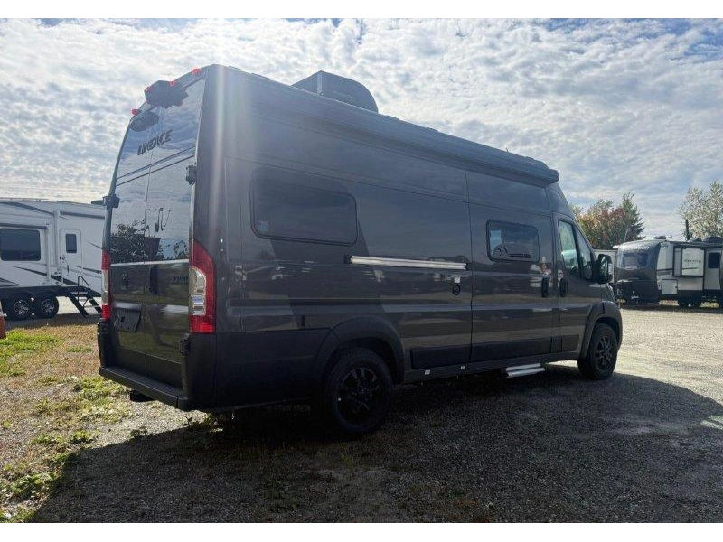 2027 Grand Design Lineage Lvp2 alt