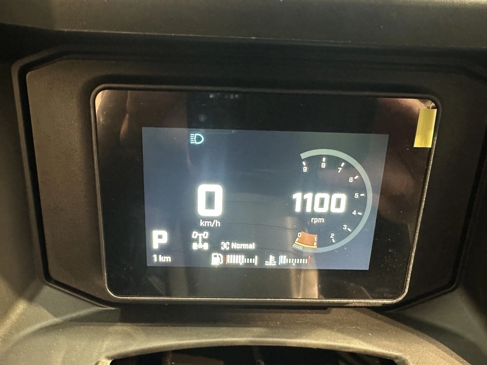 2027 Can-am Defender Limited Cab Hd11
