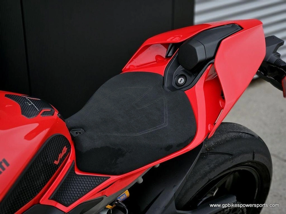 2025 Ducati Panigale V4 S Ducati Red