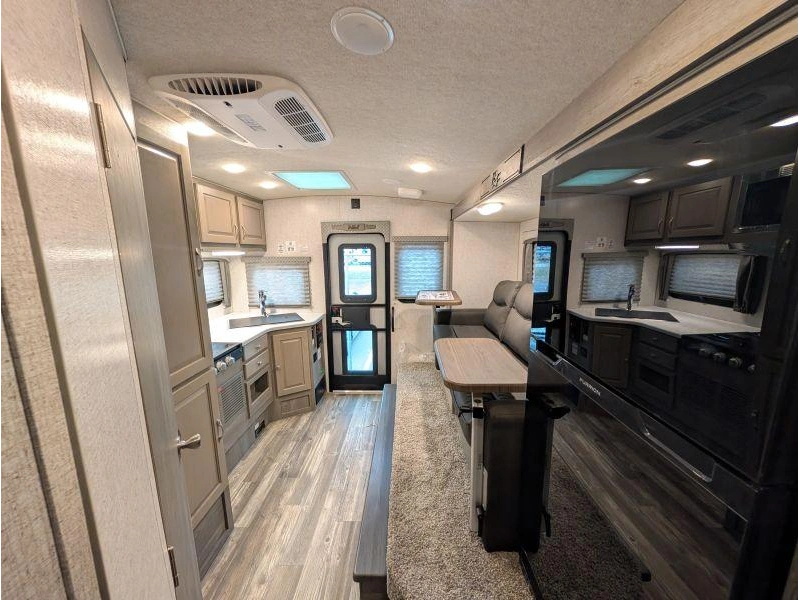 2027 Northwood Arctic Fox 992 alt