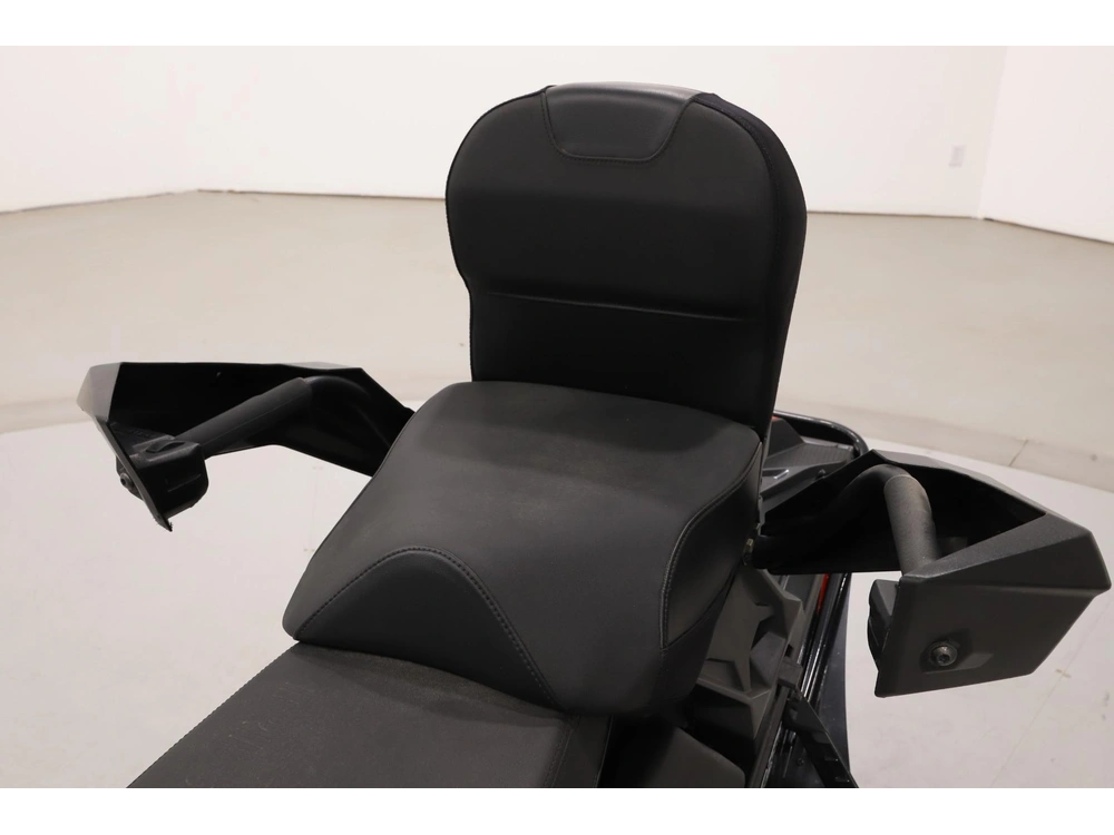 2024 Polaris 650 Indy Adventure 137 alt