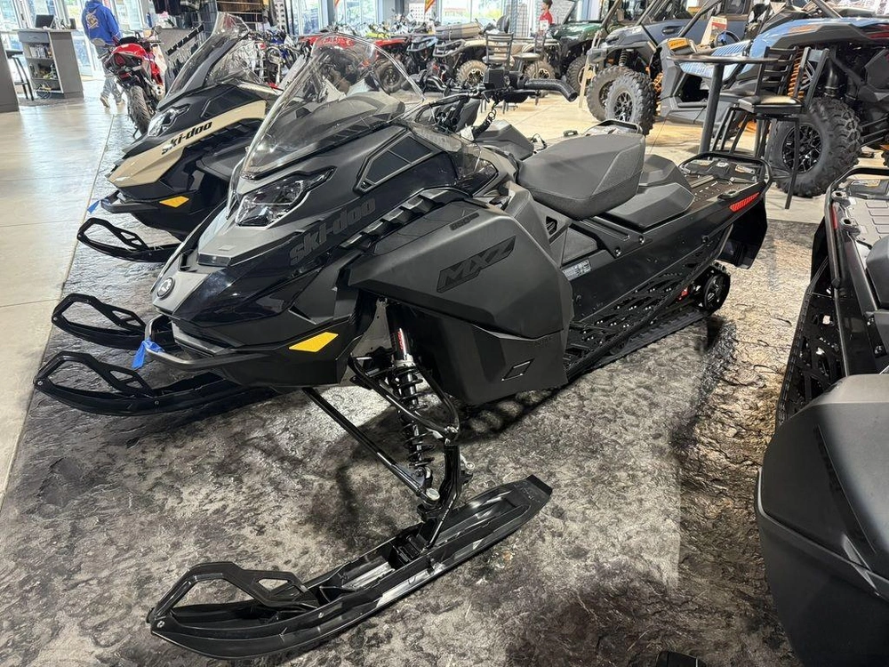 2027 Ski-doo Mxz Adrenaline 850 E-tec® 129 Es Ripsaw 1.25 S_lev_4.5"_blk