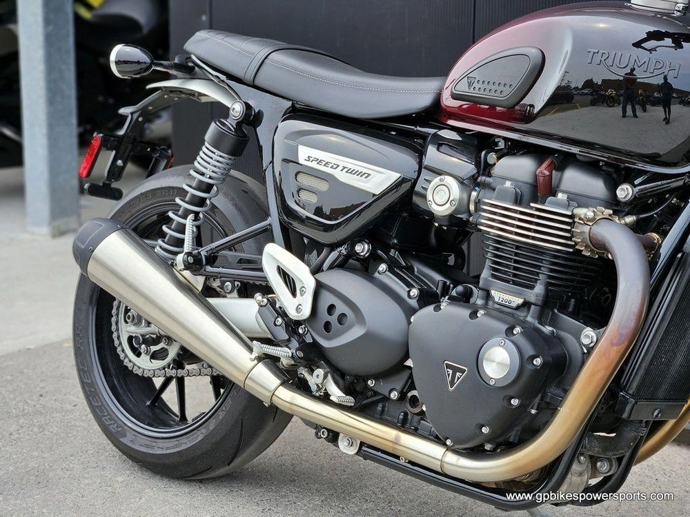 2024 Triumph Speed Twin 1200 Stealth Edition
