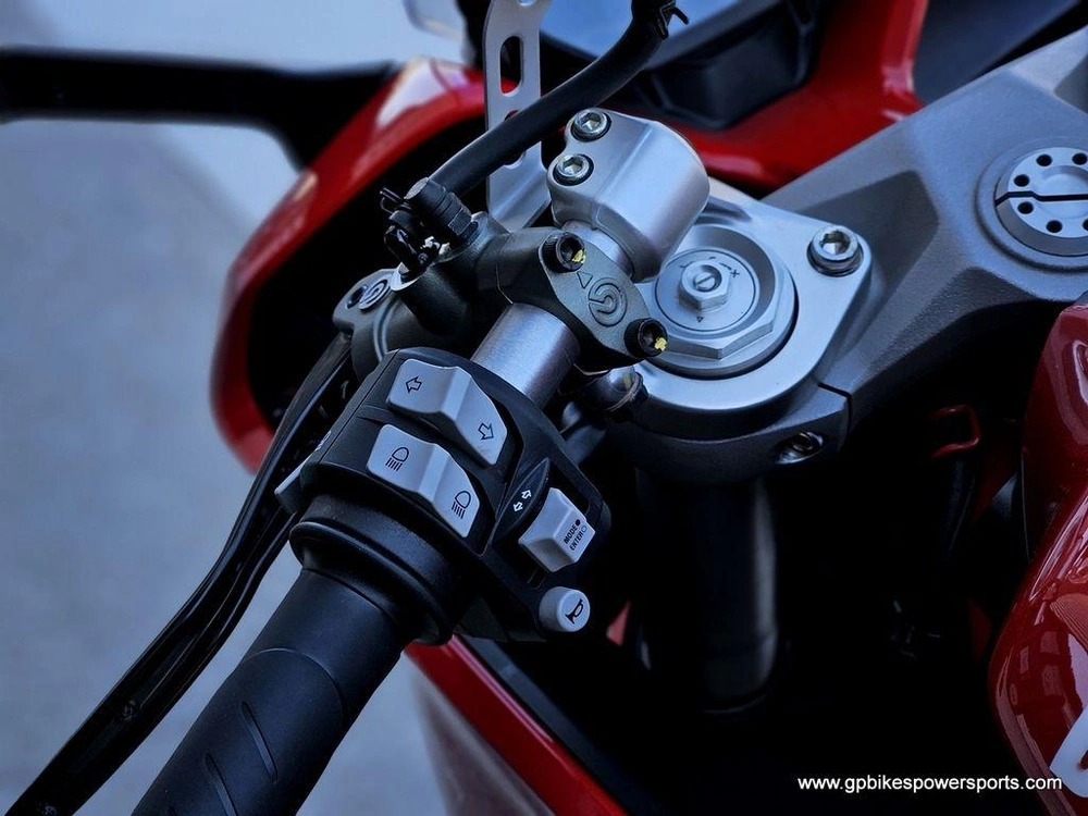 2023 Ducati Supersport 950 Ducati Red