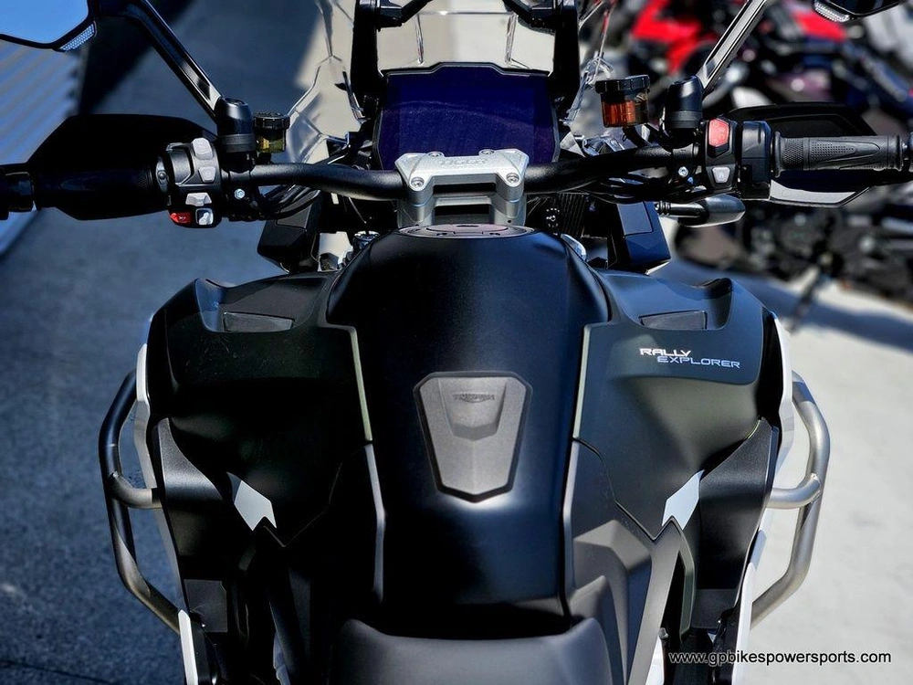 2023 Triumph Tiger 1200 Rally Explorer Matte Khaki Green