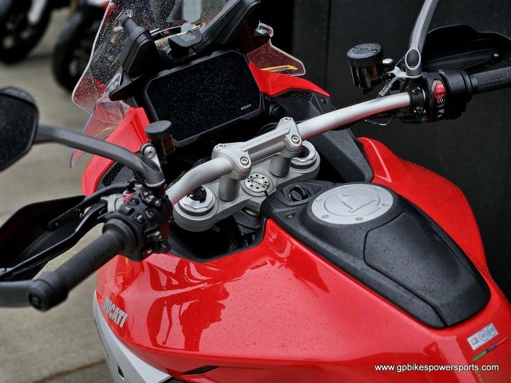 2022 Ducati Multistrada V4s Ducati Red / Forged Wheels