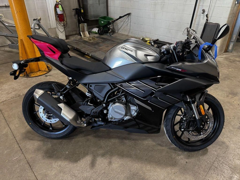 2026 Cfmoto 300ss