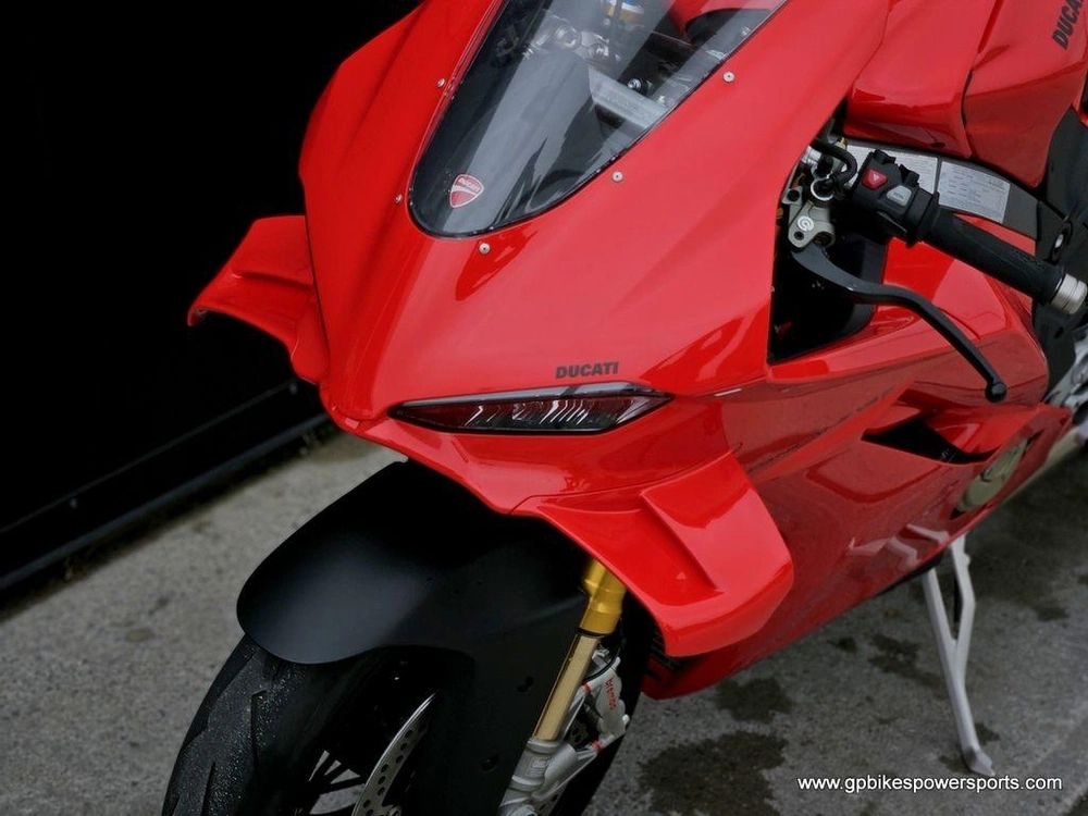 2025 Ducati Panigale V4 S Ducati Red