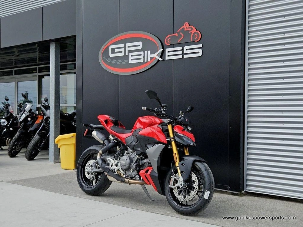 2026 Ducati Streetfighter V2 S Red