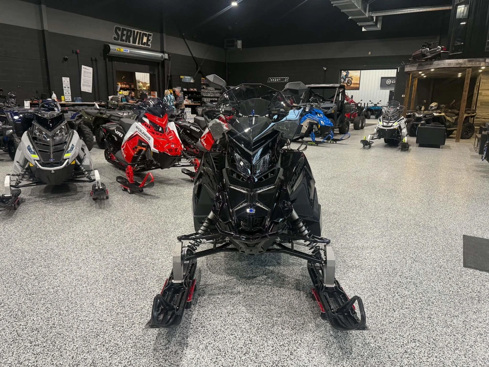 2027 Polaris Titan Adventure Ultimate 155 1.8 alt