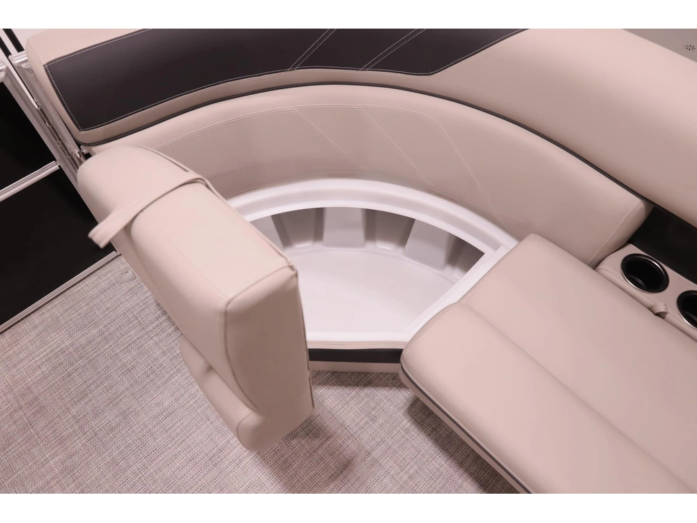 2023 Berkshire 22' Radius Pontoon W/ 90hp - Easy Financing alt