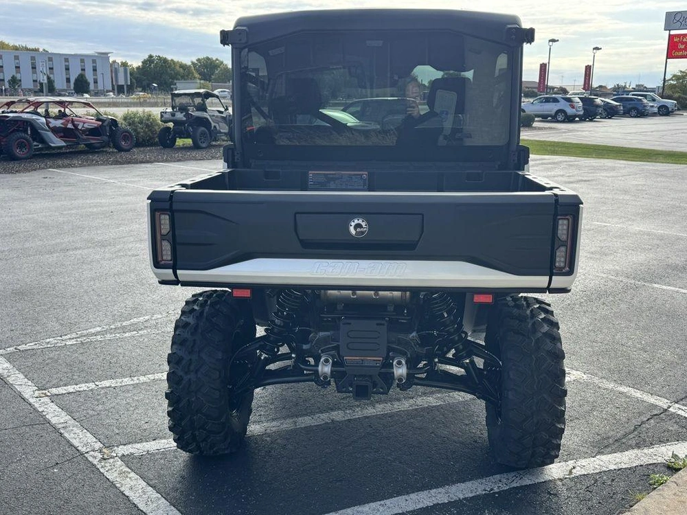 2026 Can-am Defender Limited Hd11