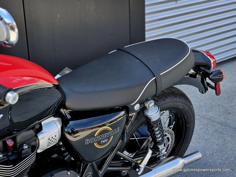 2026 Triumph Bonneville T100 Jet Black