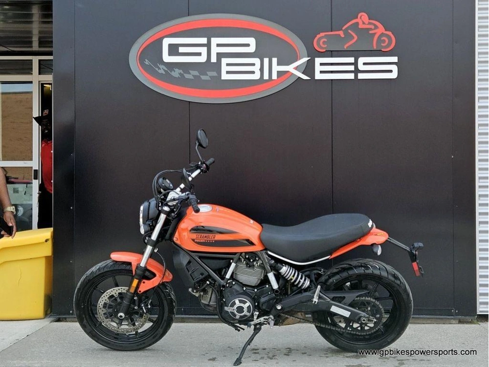 2016 Ducati Scrambler Sixty2 Atomic Tangerine