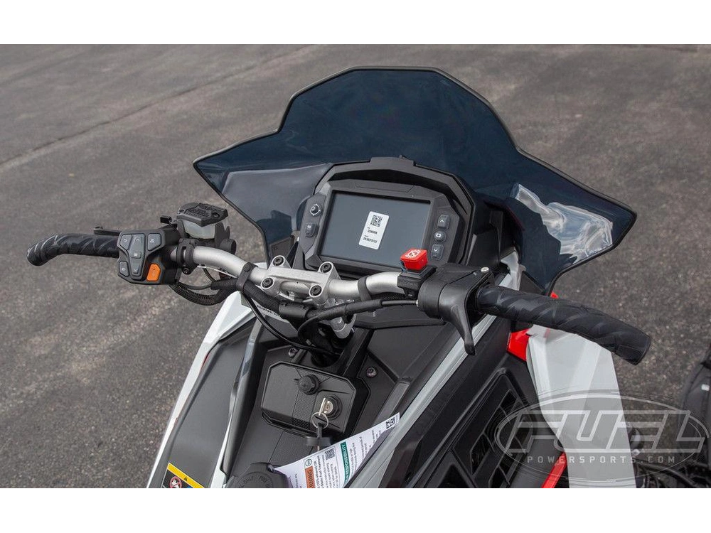 2027 Polaris 850 Indy Xc 137 7s Indy Red / White Lightning / Gloss Black alt
