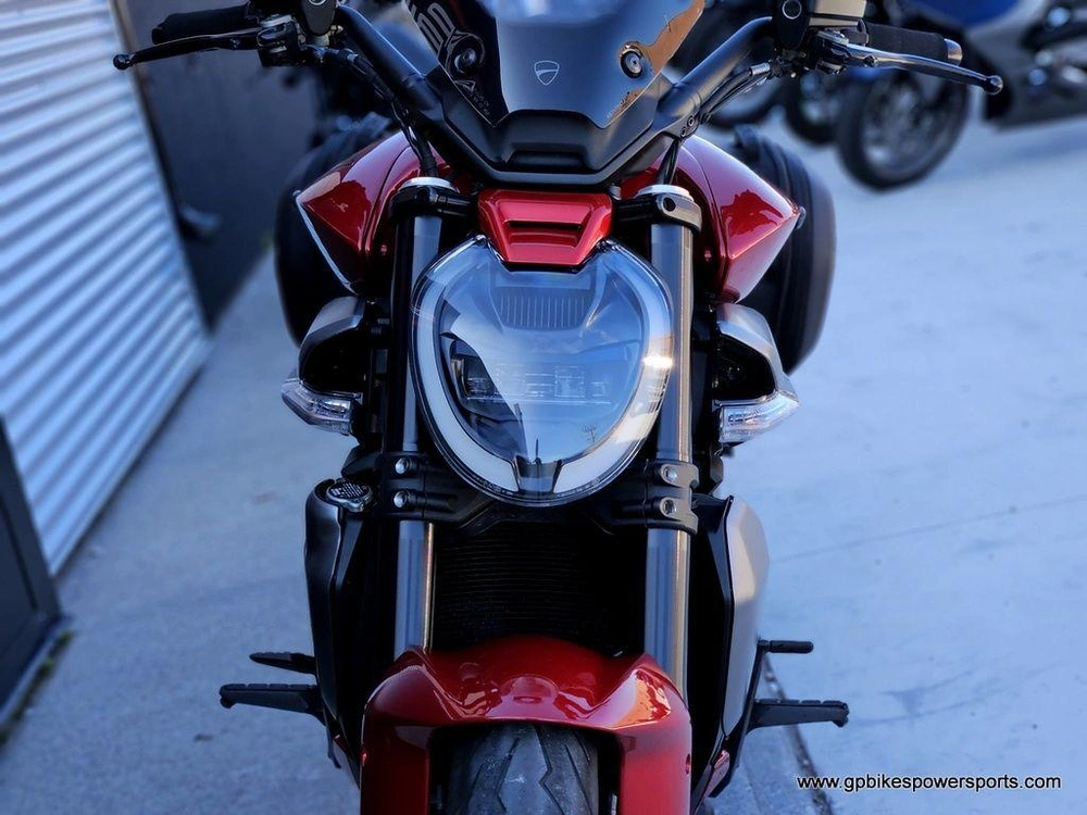 2026 Ducati Xdiavel V4 Burning Red