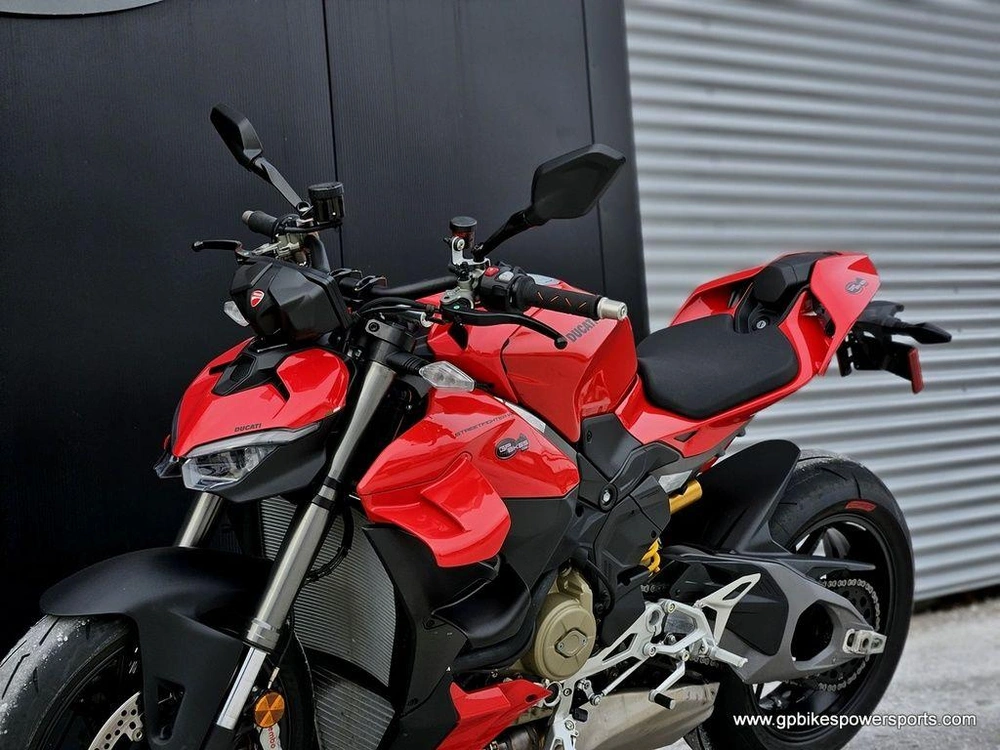 2025 Ducati Streetfighter V4 Ducati Red Demo