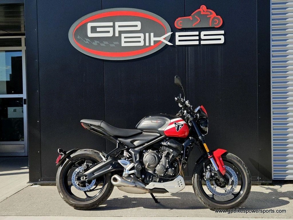 2025 Triumph Trident 660 Diablo Red/sapphire Black