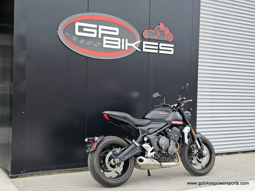 2024 Triumph Trident 660 Sapphire Black