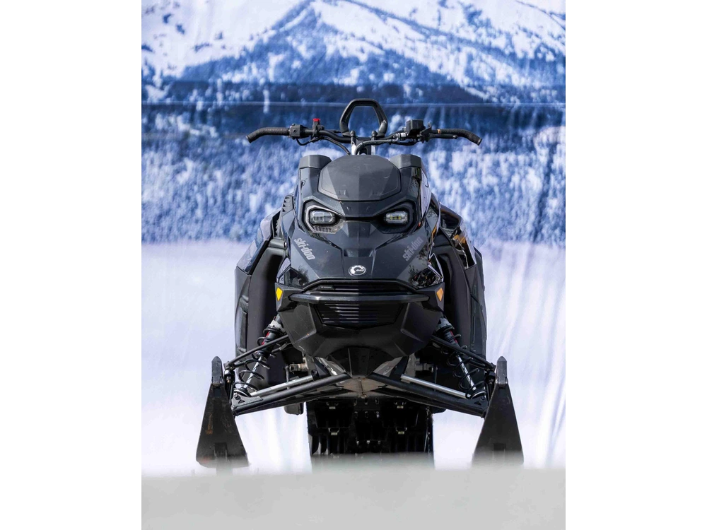 2025 Ski-doo Summit Adrenaline Edge Pkg 165 3" 850 E-tec Black W/ Shot Start