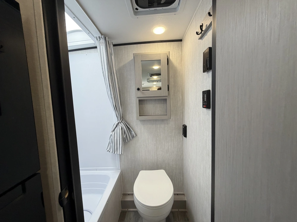 Coachmen Apex Nano 184bh 2026