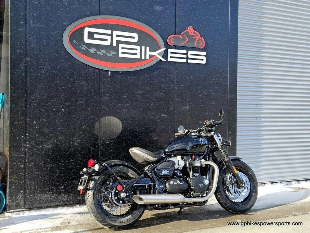 2026 Triumph Bonneville Bobber Jet Black