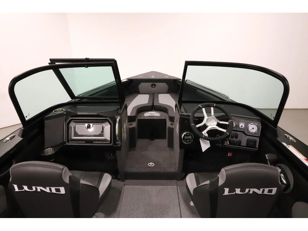 2026 Lund Boat Co 1875 Tyee alt