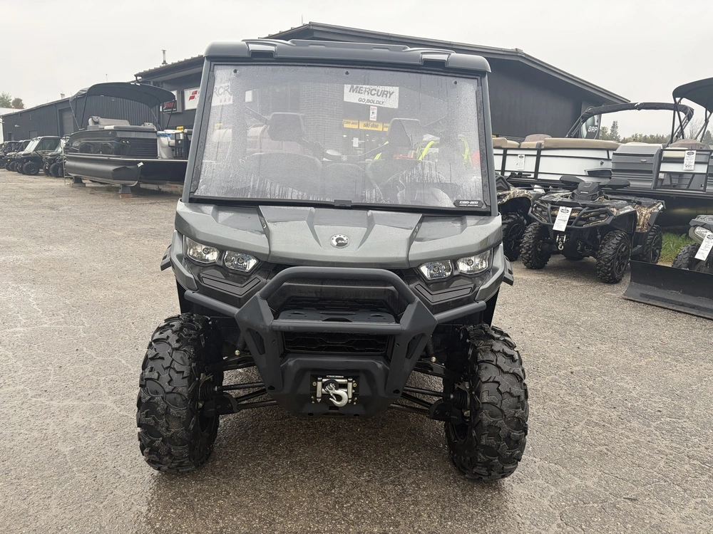 2024 Can-am Defender Xt Hd 7 With Half Doors & Hc Windshield alt