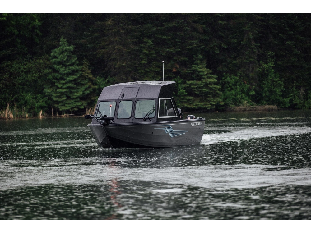2027 Crestliner 2050 Commander Hard Top alt