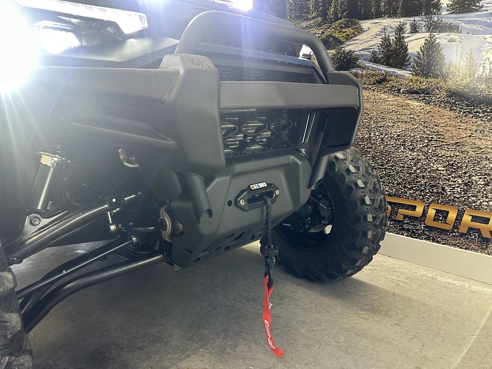 2027 Can-am Defender Limited Cab Hd11