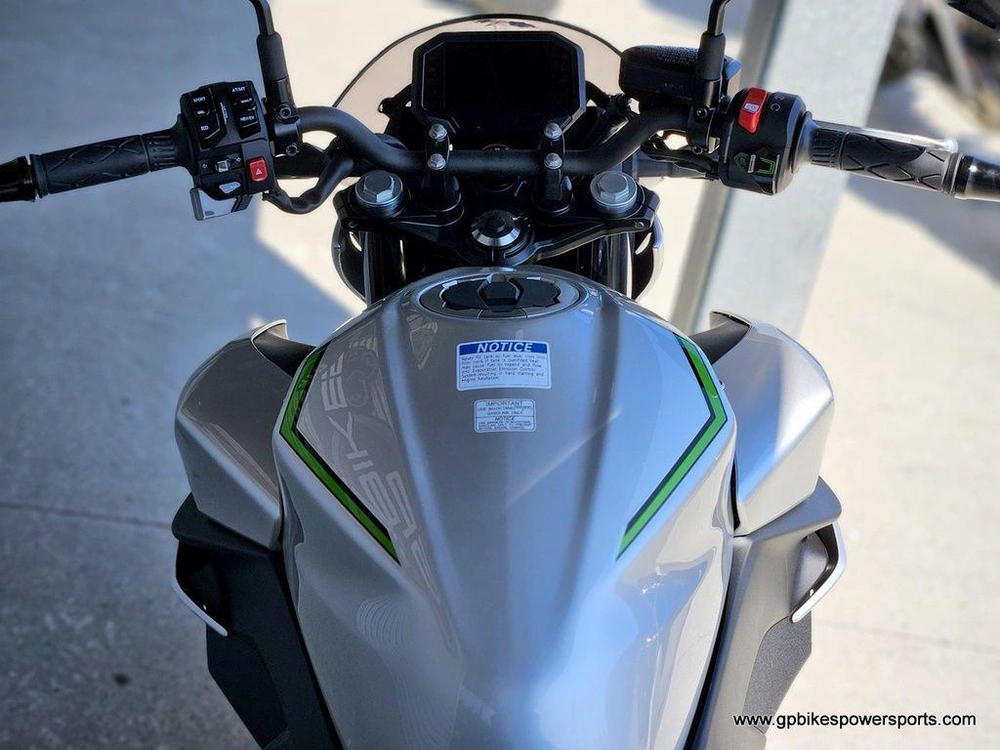 2024 Kawasaki Z7 Hybrid