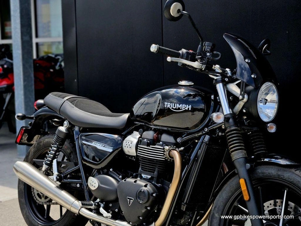 2019 Triumph Street Twin Jet Black
