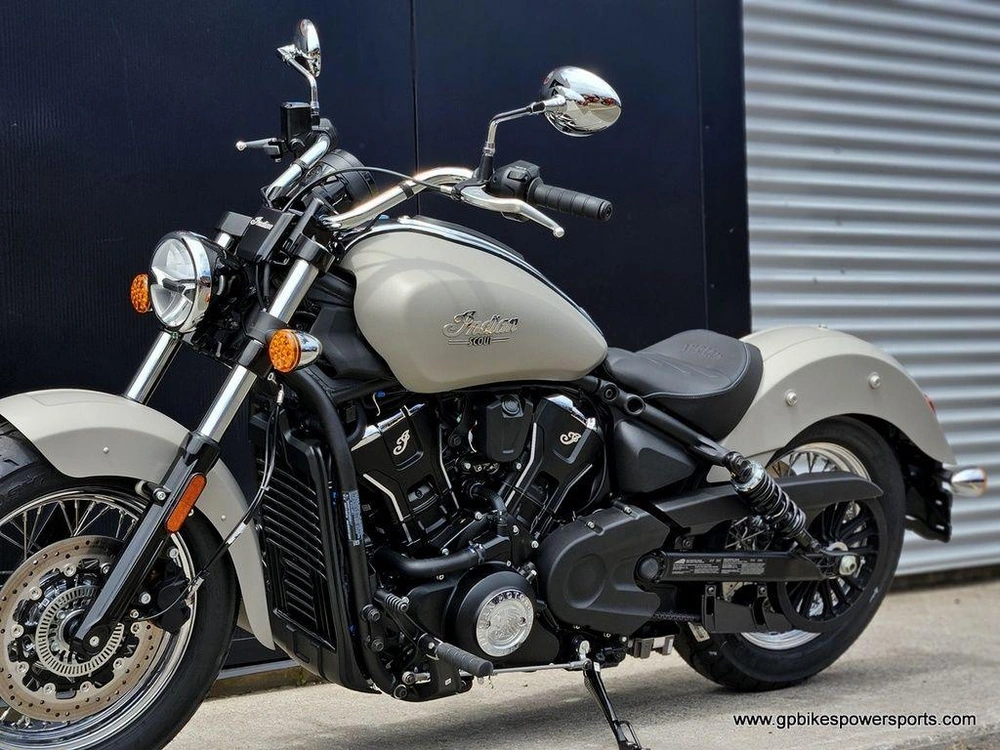 2025 Indian Motorcycle Scout® Classic Limited + Tech Silver Quartz Smoke