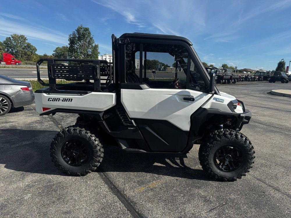 2027 Can-am Defender Xu Limited Hd11