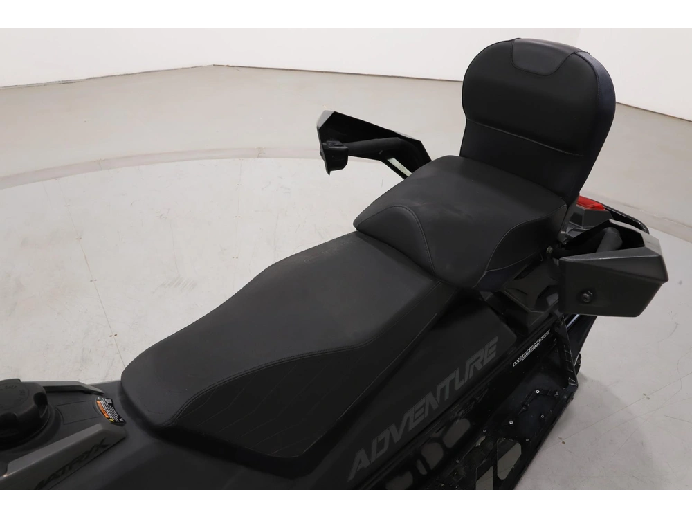 2024 Polaris 650 Indy Adventure 137 alt
