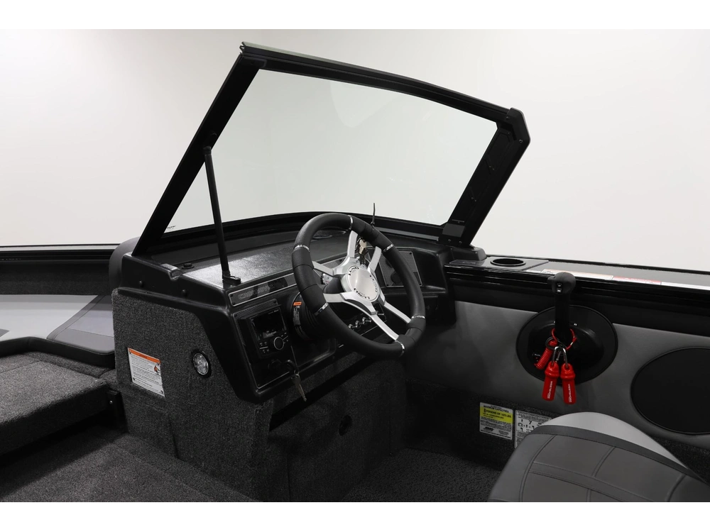 2026 Lund Boat Co 1875 Crossover Xs alt