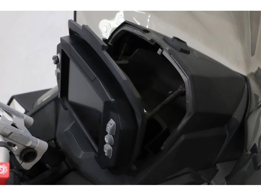 2024 Polaris 650 Indy Adventure 137 alt