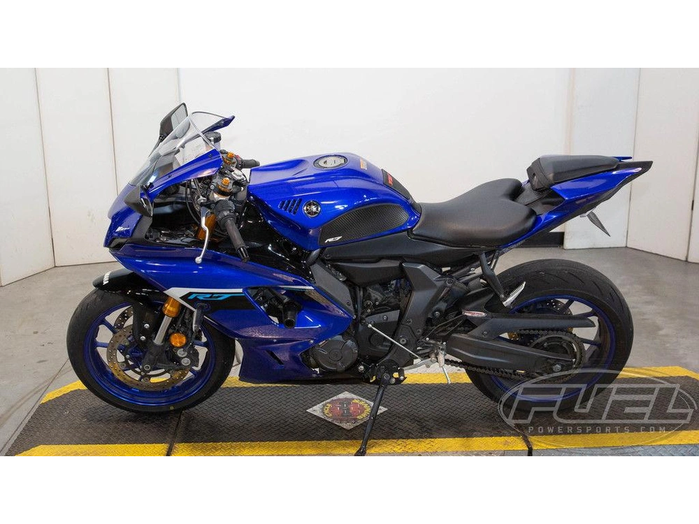 2025 Yamaha Yzf-r7 alt