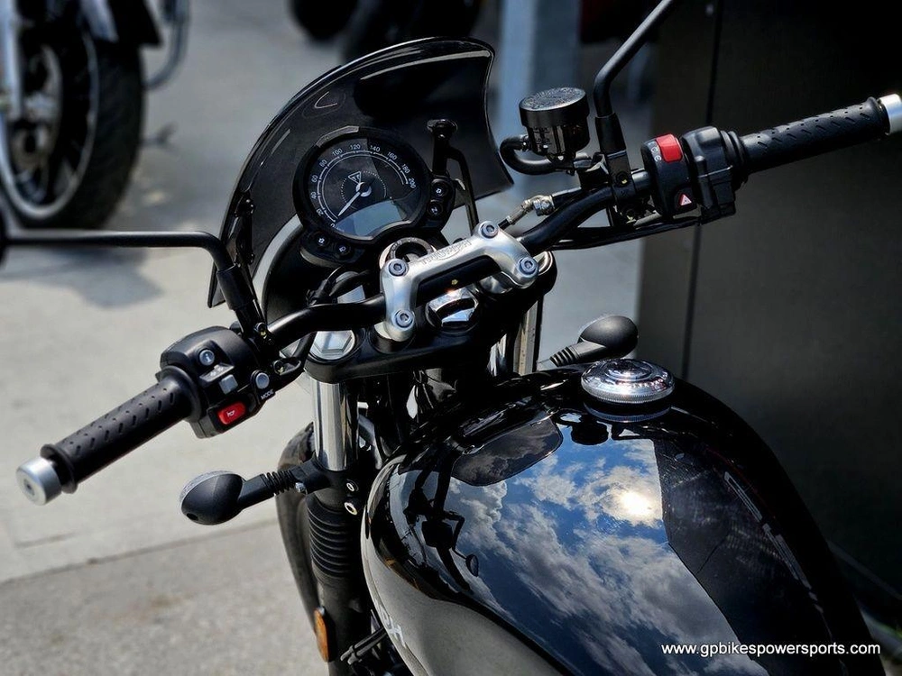 2019 Triumph Street Twin Jet Black