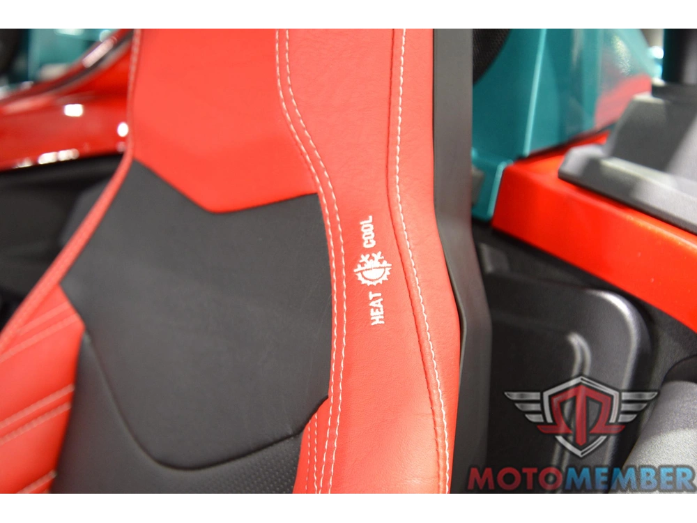 2025 Slingshot 10th Anniversary Autodrive alt