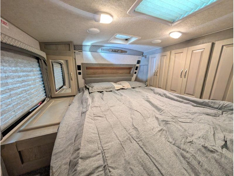 2027 Northwood Arctic Fox 992 alt