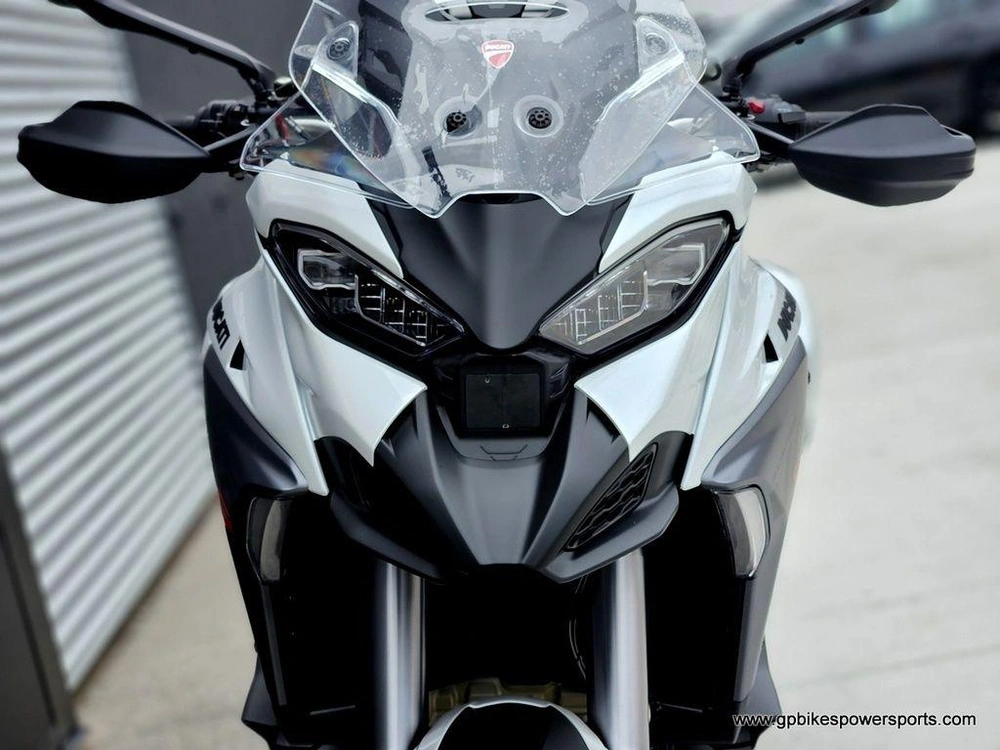 2026 Ducati Multistrada V4 S Travel & Radar Arctic White