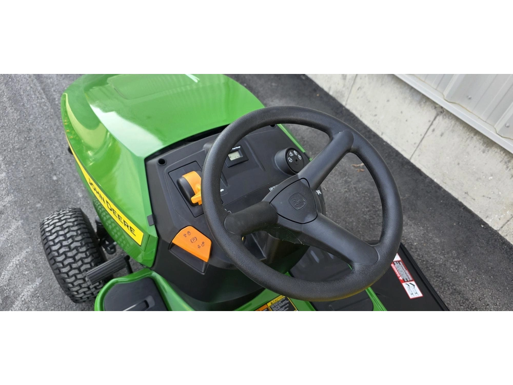John Deere S130 Lawn Tractor 2026