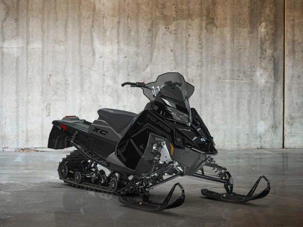 2027 Polaris 650 Switchback Xc 146 1.35 7s Gloss Black alt